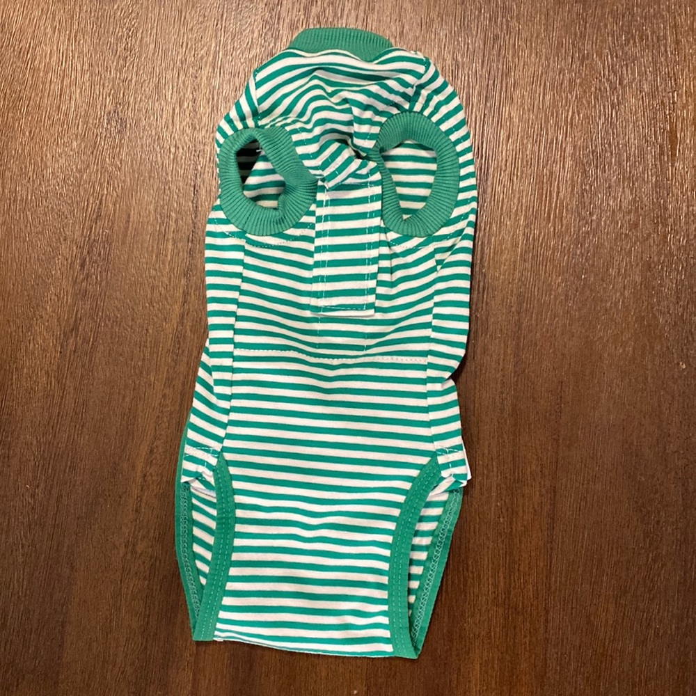 Green and White Post Surgery Recovery Shirt for Dogs Size Small (3-7lb) - Picture 2 of 5